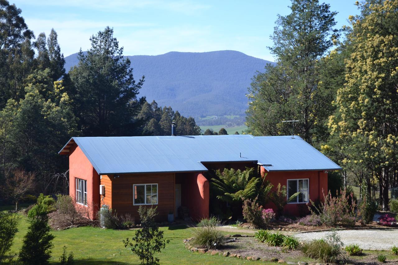 Whispering Spirit Holiday Cottages & Mini Ponies Franklin Exteriör bild