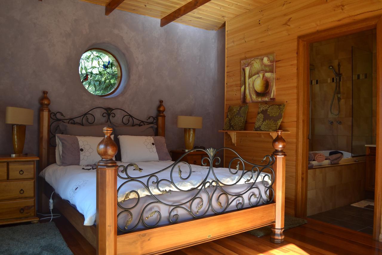 Whispering Spirit Holiday Cottages & Mini Ponies Franklin Exteriör bild