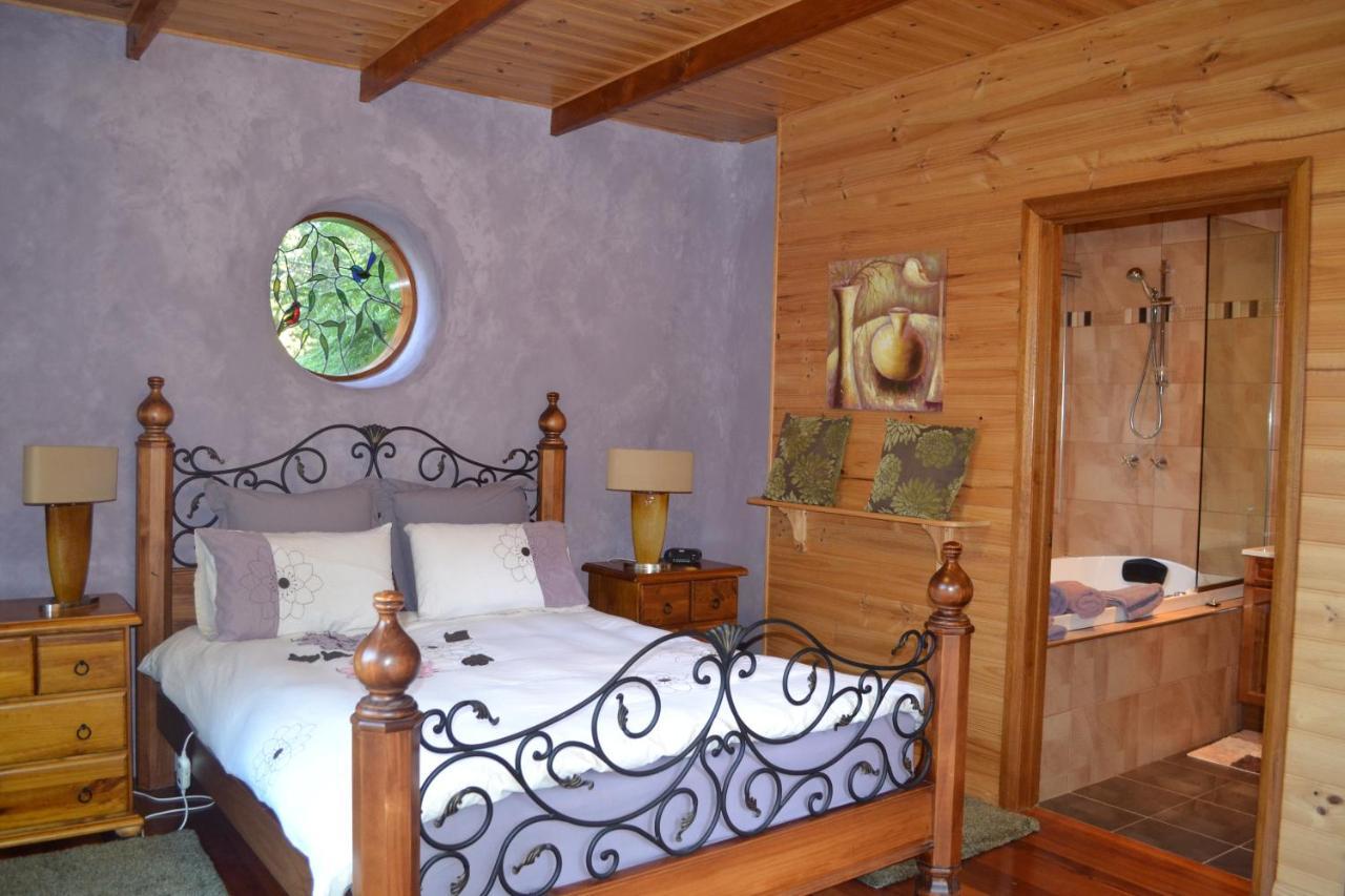 Whispering Spirit Holiday Cottages & Mini Ponies Franklin Exteriör bild